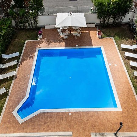 Hotel Roma Tor Vergata Екстер'єр фото
